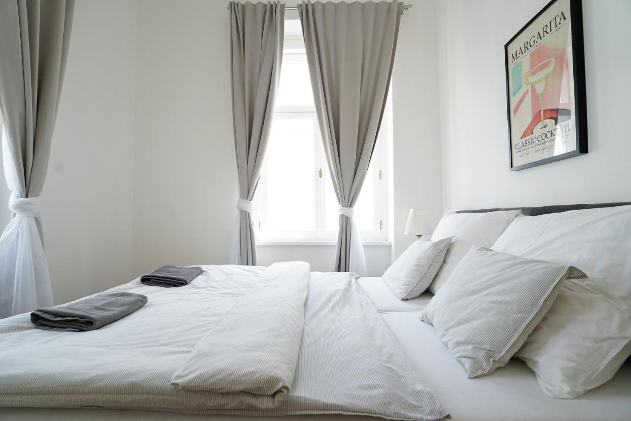 The Dante Prague - Family And Friends Apartments エクステリア 写真