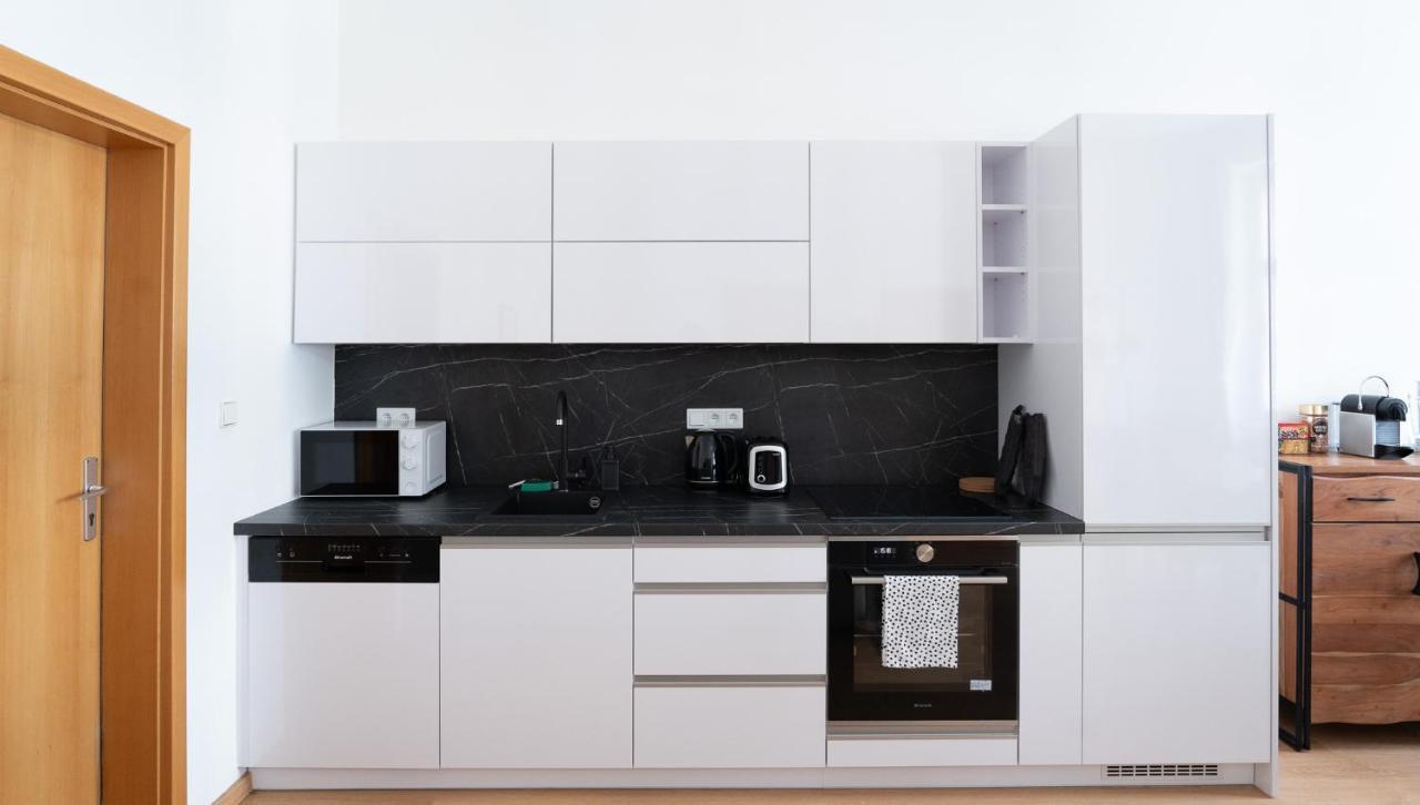 The Dante Prague - Family And Friends Apartments エクステリア 写真