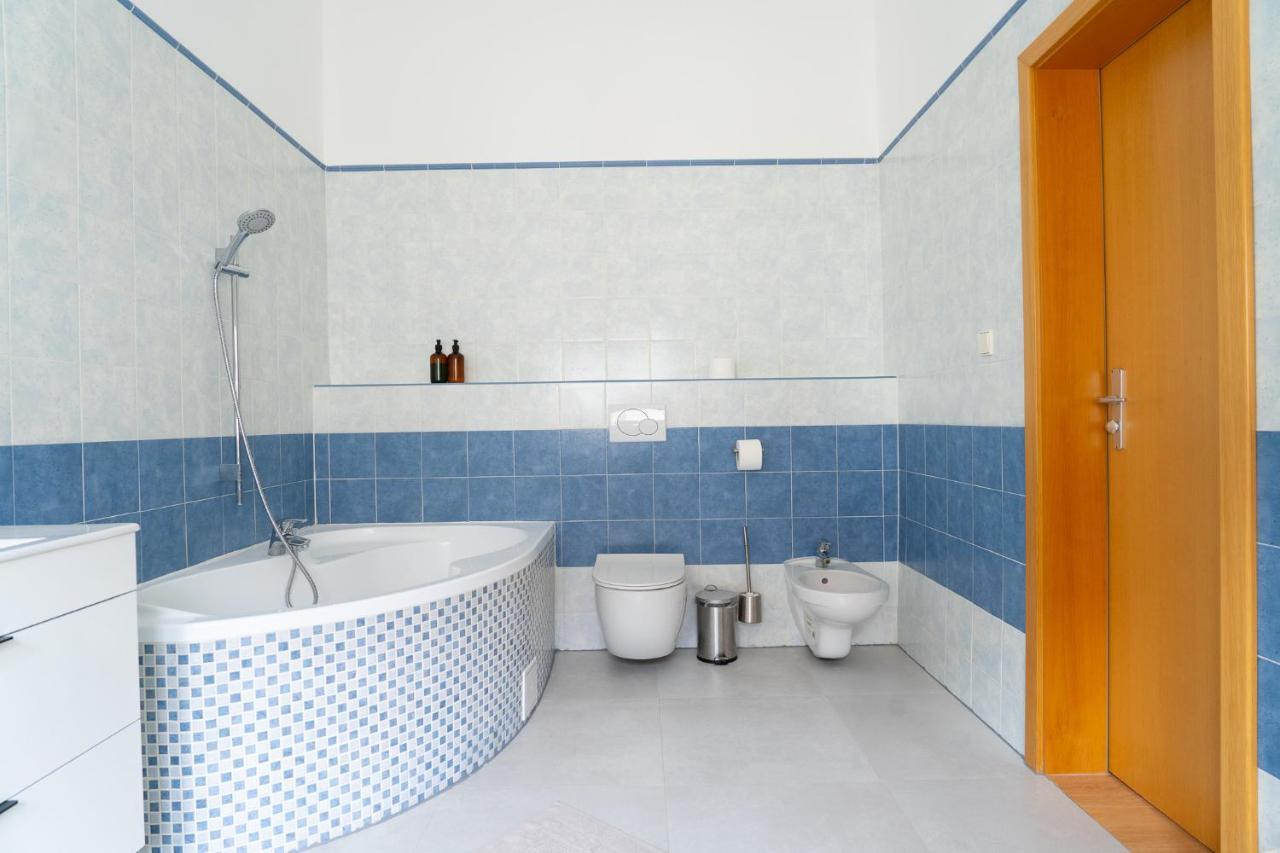 The Dante Prague - Family And Friends Apartments エクステリア 写真